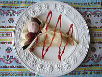 いちごアイスクレープ